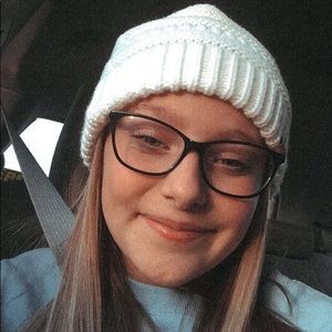 Meet your Posher, Malia